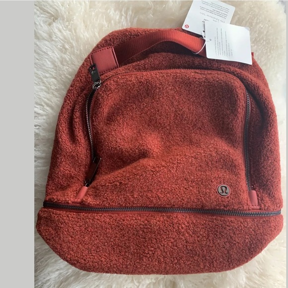 LULULEMON CITY ADVENTURER 🎒MINI SHERPA FLEECE 10L - Picture 8 of 9